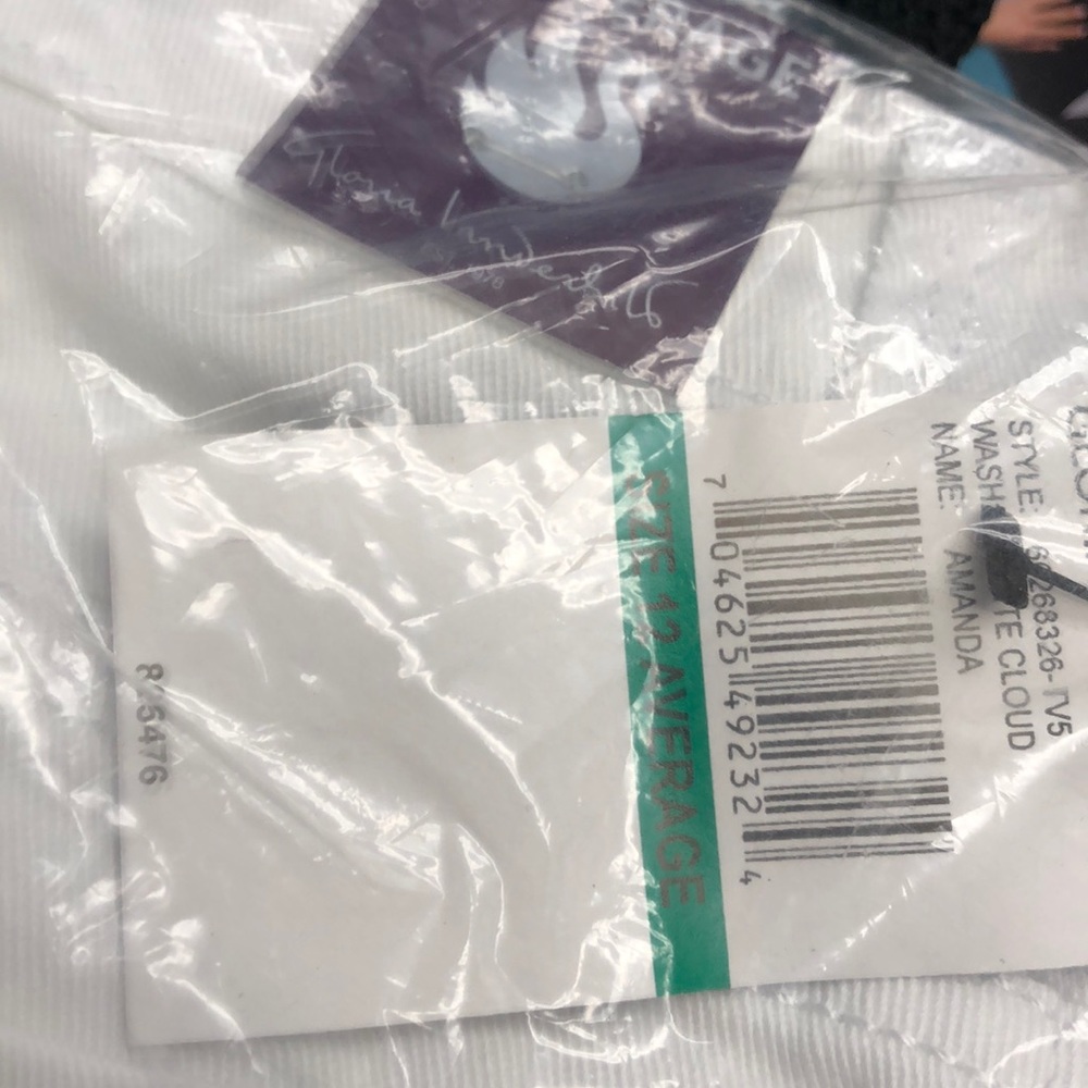 Gloria Vanderbilt® Amanda White Denim Jeans NWT - Picture 2 of 10